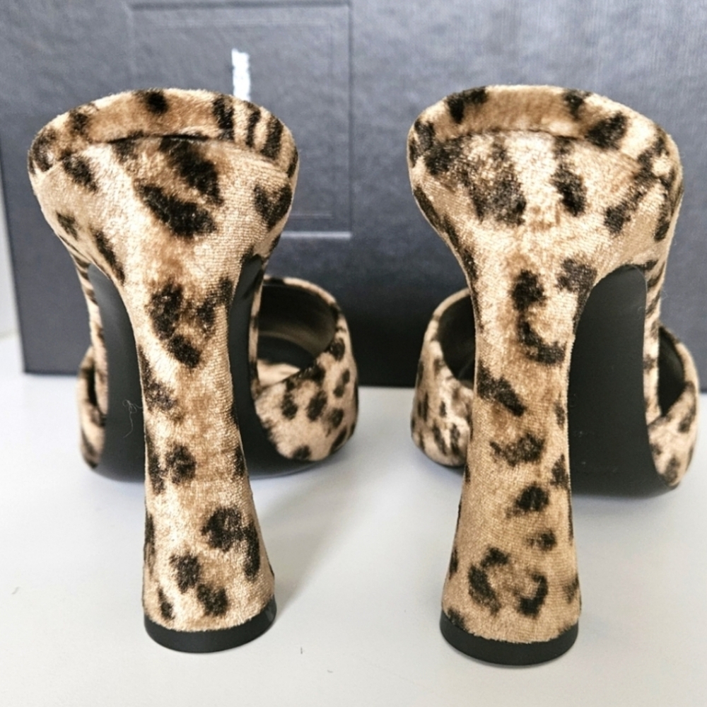 Saint Laurent Suite Heeled Mules in Leopard Velvet Velour - Picture 12 of 15